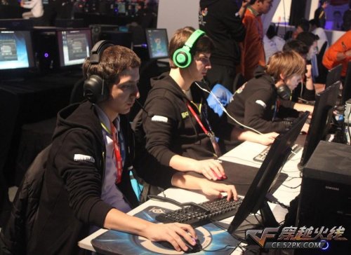 球迷们对球 球迷们对球